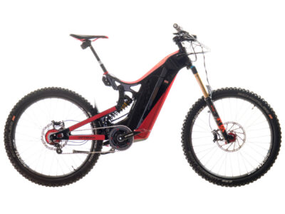 R15C-gloss-black-red-right-side R15C gloss black red right side