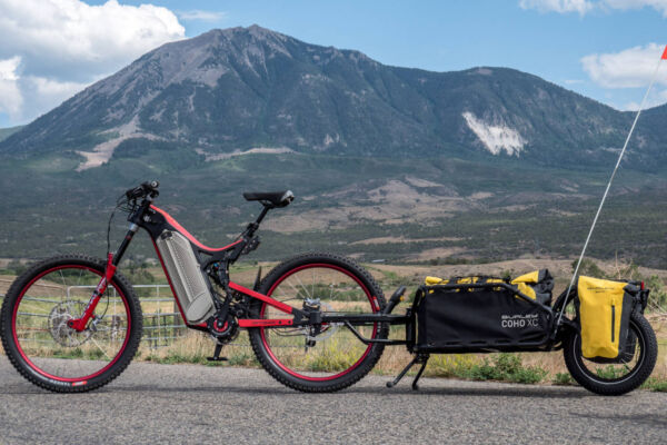 P1025237 r22 everest adventure bike with burley trailer