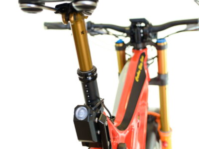 r22-orange-dropper-post Dropper seat post for easy seat height adjustment on R22 eMTB E-Bike