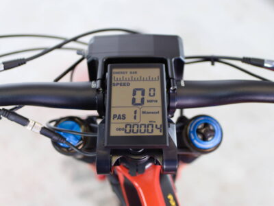 r22-orange-lcd-display LCD display with multiple cycle computer functions and assist levels